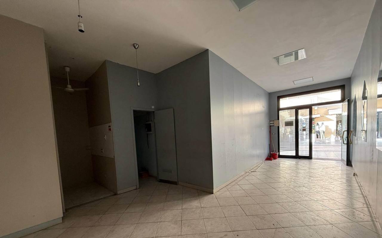 Attività commerciali in vendita a San Vincenzo (LI) - rif. 97 csv