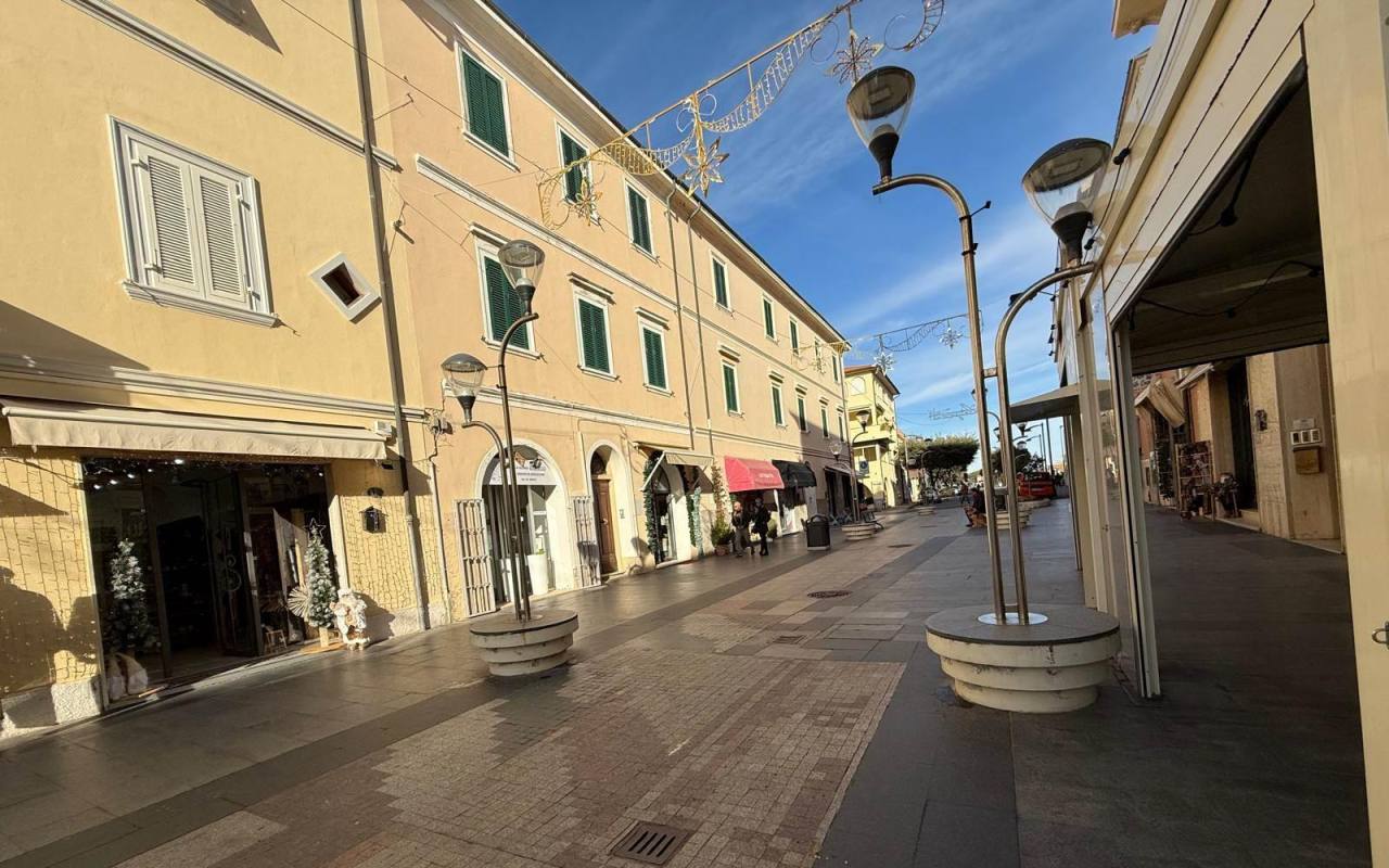 Attività commerciali in vendita a San Vincenzo (LI) - rif. 97 csv