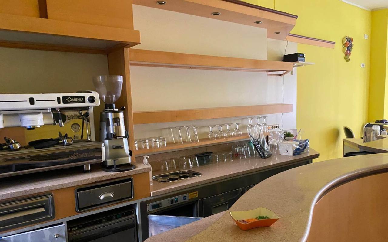 Attività commerciali in vendita a San Vincenzo (LI) - rif. 98 csv