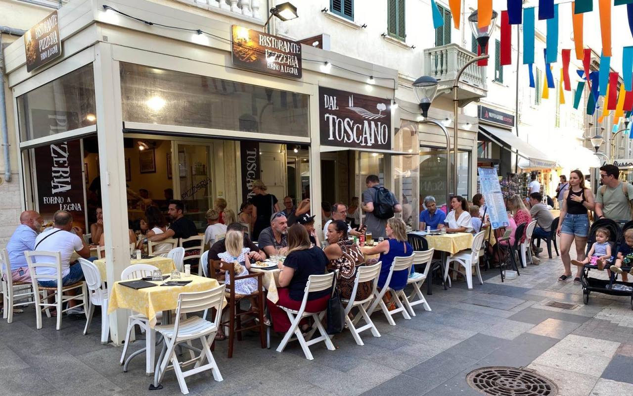 Attività commerciali in vendita a San Vincenzo (LI) - rif. 98 csv